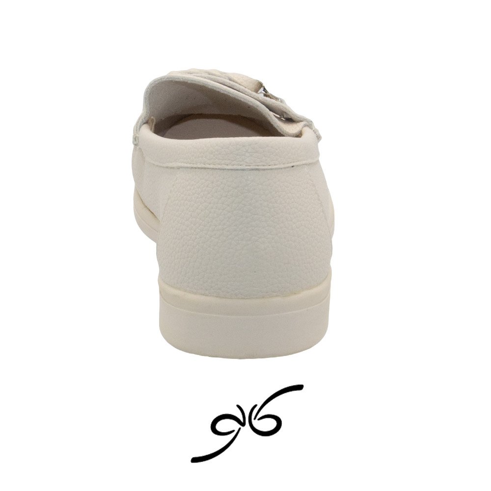 کالج زنانه پاشنه دار