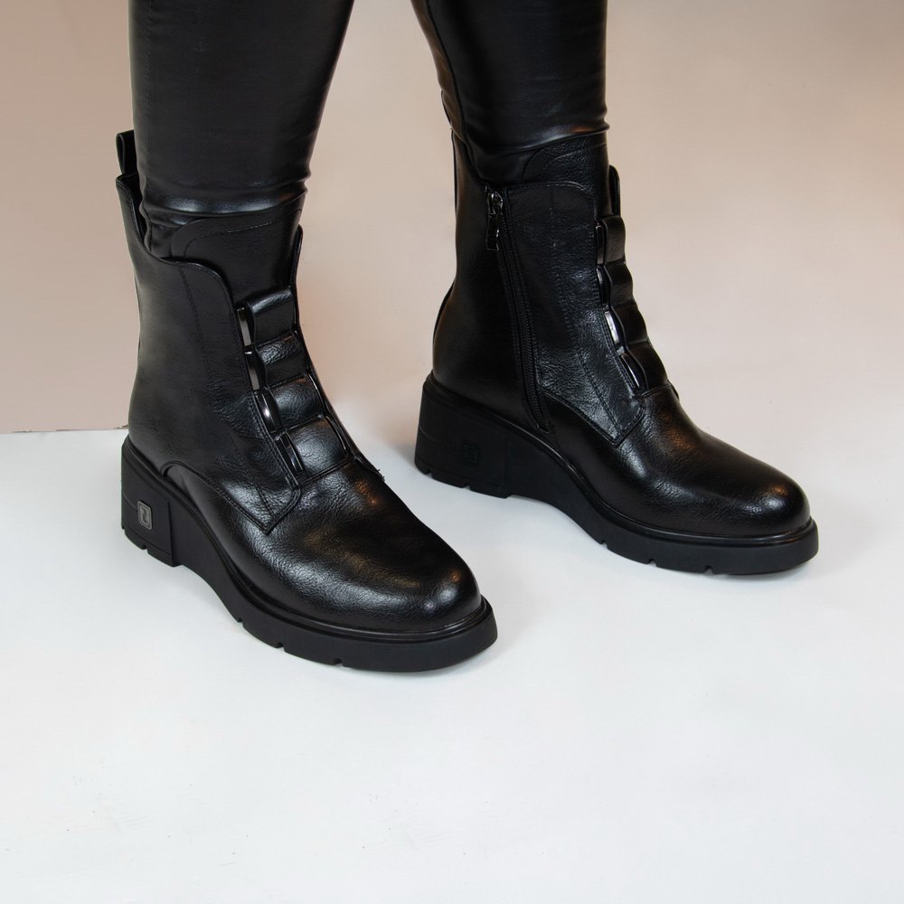 نیم بوت زنانه پاشنه دار