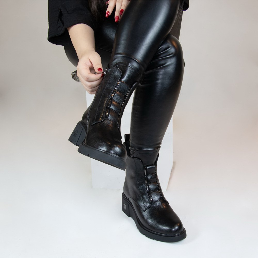 نیم بوت زنانه پاشنه دار