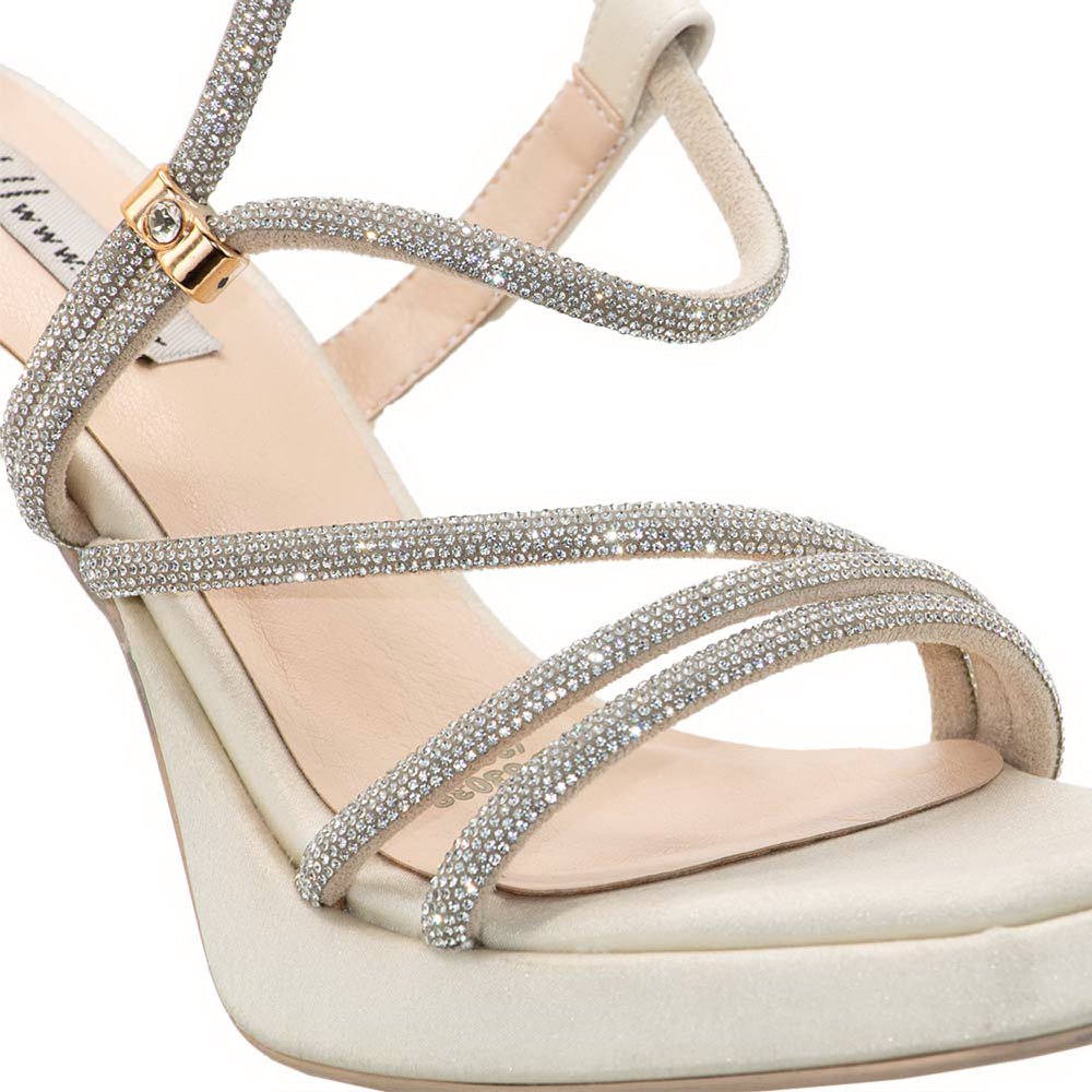 کفش پاشنه بلند نگین