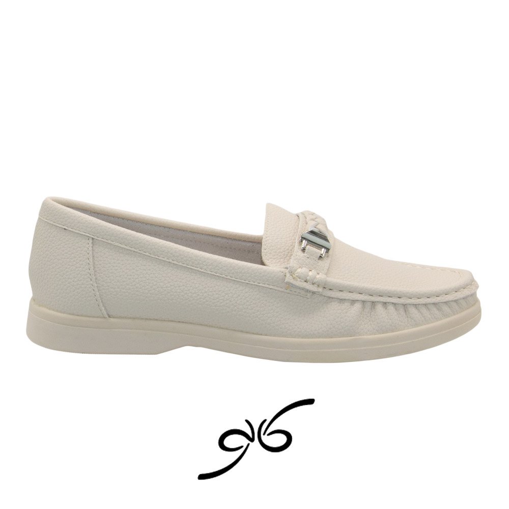 کالج زنانه پاشنه دار