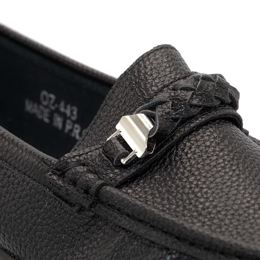 کالج زنانه پاشنه دار